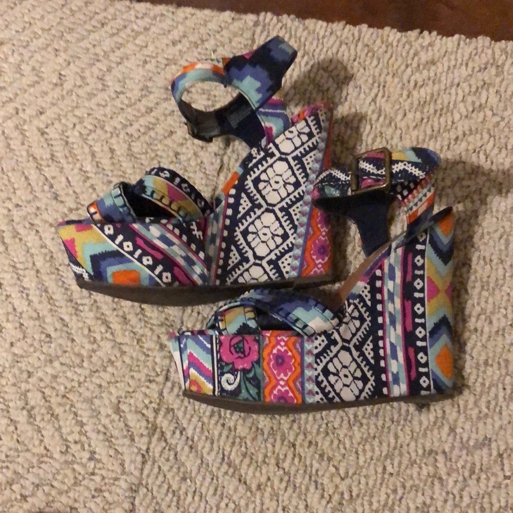 Steve Madden Aztec Wedges